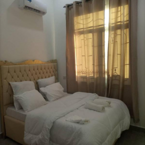 A Lovely 1- Bedroom Private Studio